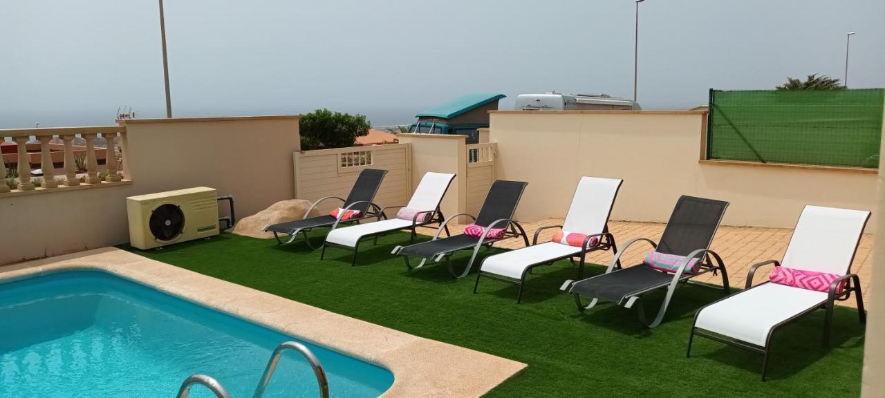 Beautiful, Spacious Villa, Heated Pool, Sleeps Eight, With Quality Furnishings Caleta De Fuste Kültér fotó