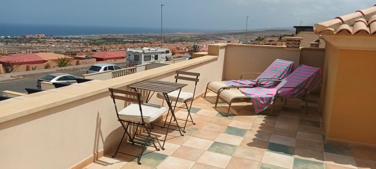 Beautiful, Spacious Villa, Heated Pool, Sleeps Eight, With Quality Furnishings Caleta De Fuste Kültér fotó