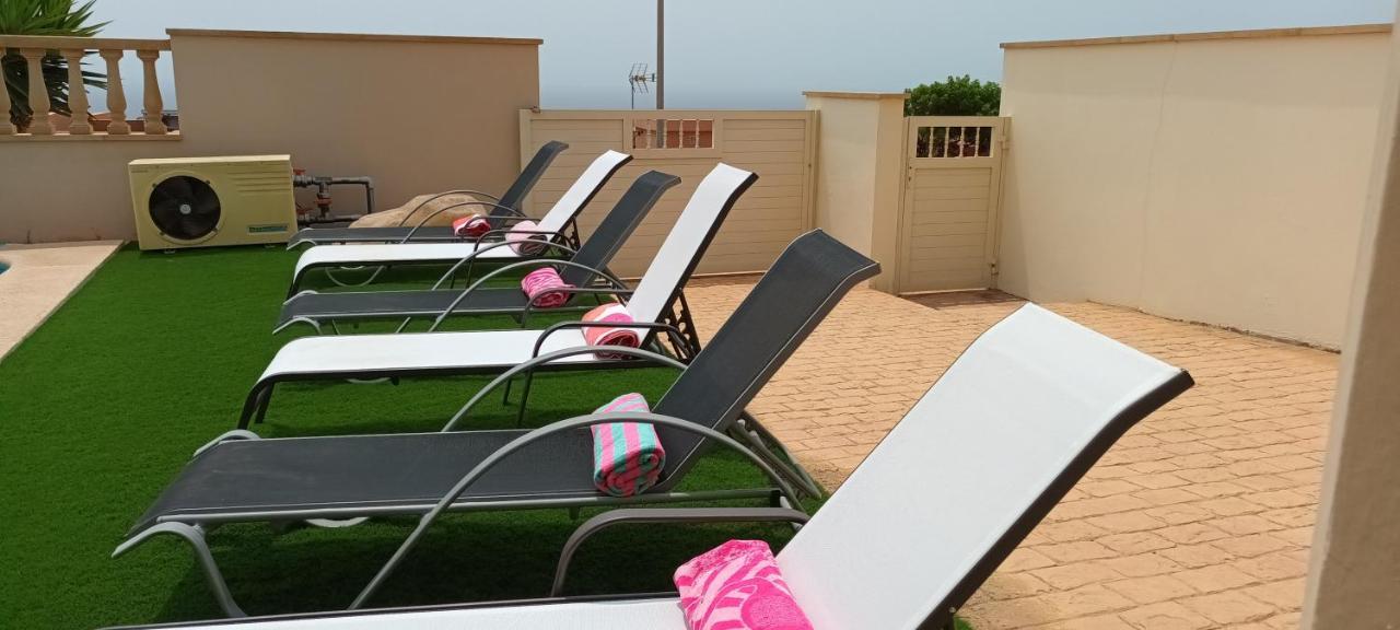 Beautiful, Spacious Villa, Heated Pool, Sleeps Eight, With Quality Furnishings Caleta De Fuste Kültér fotó