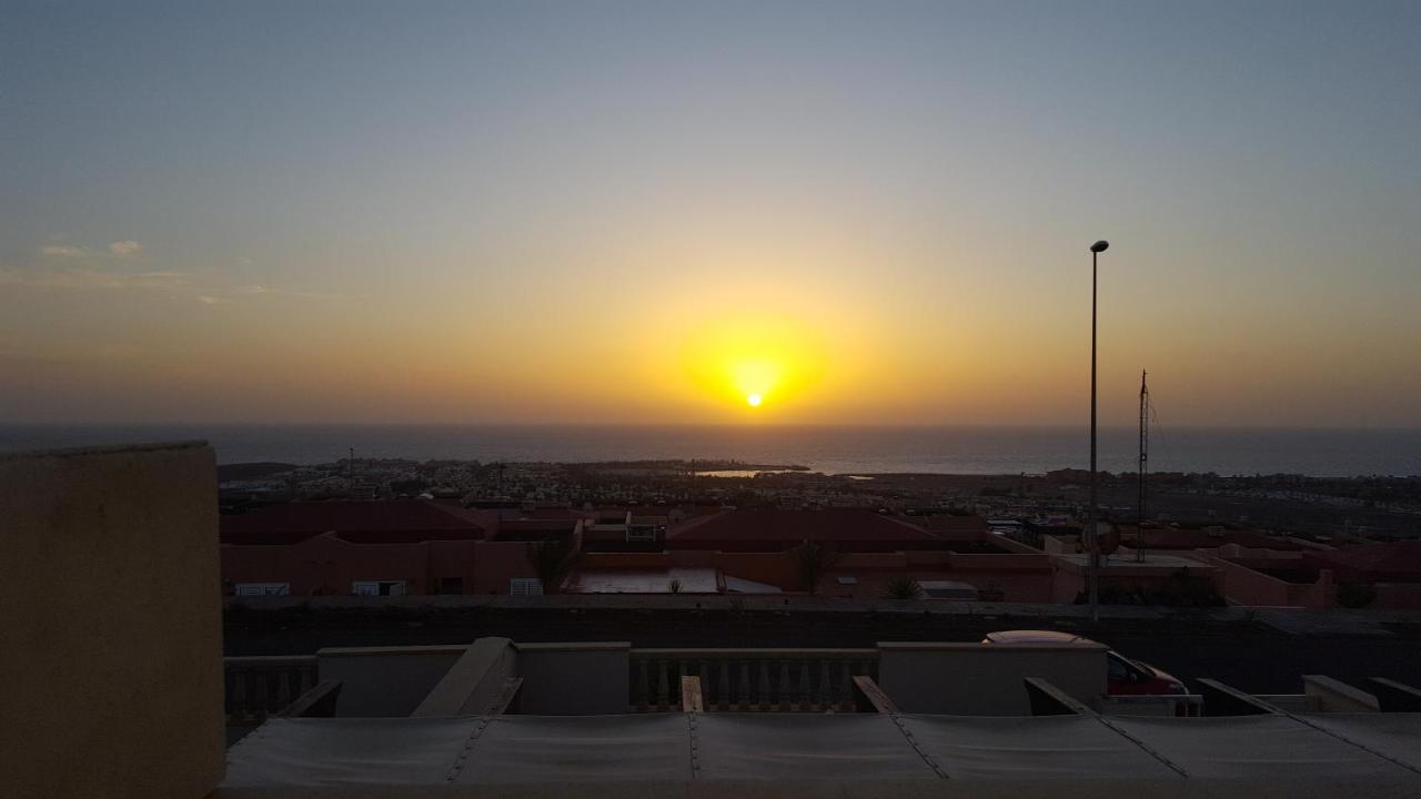 Beautiful, Spacious Villa, Heated Pool, Sleeps Eight, With Quality Furnishings Caleta De Fuste Kültér fotó